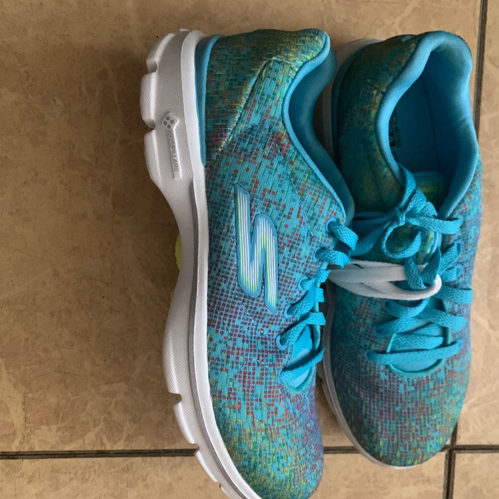 Sketchers shoes